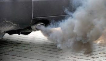 Дым из выхлопной трубы